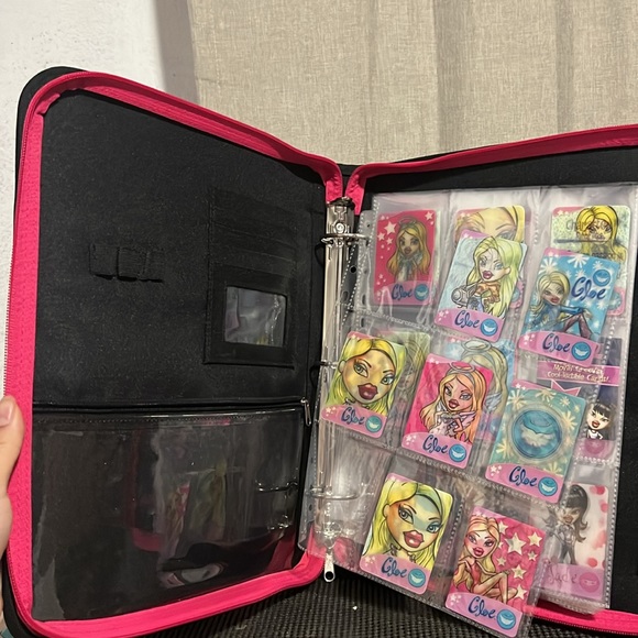 Bratz binder with cards #2 - Picture 2 of 11